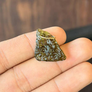 Colgante de Moldavita Natural en Bruto, Auténtico Meteorito Verde, Cristal Chapado en Oro, Amuleto Minimalista, Joyería Espiritual, Regalo - Product Image 2