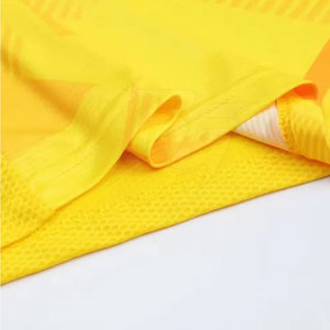 Uniforme de Fútbol Masculino Premium para el Día del Partido, Tela Transpirable Personalizada, Jersey y Pantalones Cortos que Absorben la Humedad, Conjunto Profesional para Equipo de Fútbol - Product Image 3