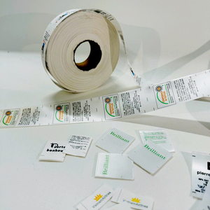 Etiquetas Impresas con UV Resistentes al Agua Personalizadas, Parches de Marca Ecológicos y Duraderos para Ropa, Bolsas, Ropa Deportiva, Fábrica Vietnamita - Product Image 1