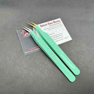 Pinzas Anguladas para Aislamiento en Colores Personalizados, Pinzas para Extensión de Pestañas de Acero Inoxidable con Impresión de Logotipo Personalizado - Product Image 1