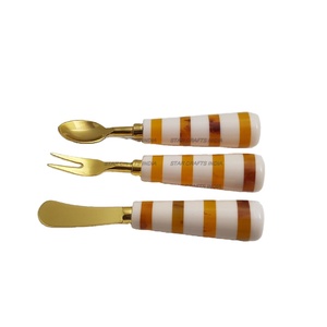 Nouveau Style Décoratif Antique Doré Finition Résine/Marbre Poignée Couverts Ensemble Royal Maison Cuisine Usage Indien Grossiste SCI - Product Image 1