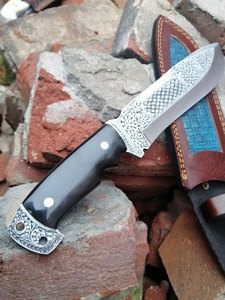 Couteau de chasse et de camping gravé à la main, couteau de bushcraft, couteau de survie, cadeau pour lui/elle, cadeau pour papa/anniversaire. - Product Image 1