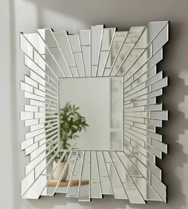 Miroir en verre vénitien élégant avec gravures florales ornementales, bords biseautés et charme vintage sophistiqué - Product Image 1