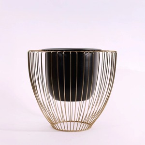 Jardinière décorative haut de gamme à finition métallique brillante pour maisons élégantes, jardinière en métal de luxe pour hall d'hôtel et décoration de bureau - Product Image 5