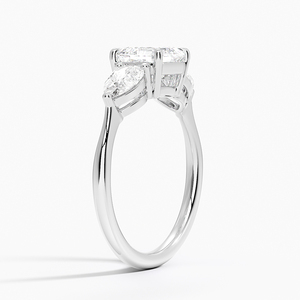 แหวน BOJ รุ่น 0133 ทรง Asscher Cut เงินแท้ 925 ประดับเพชรโมอิสซาไนต์ 2 กะรัต สี D ความสะอาด VVS1 ตัวเรือนแบบ Opera Prong Setting พร้อมใบรับรอง GRA - Product Image 2