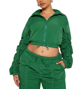 Chándal cortavientos de poliéster personalizado para mujer, conjunto de chaqueta y pantalón recortado transpirable, chándal cortavientos de nailon con cremallera completa - Product Image 4