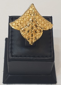 Conjunto de Joyería Chapada en Oro de 22K para Mujer, Collar con Borlas Clásico, Aretes y Anillo, Joyería Fina Moderna para Fiesta o Boda - Product Image 4