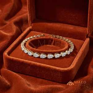 สร้อยข้อมือเทนนิสประดับมอสซาไนต์ทรงลูกแพร์ชุบทอง 18K สำหรับผู้หญิง เครื่องประดับแฟชั่น ของขวัญแต่งงาน ดีไซน์หรูหรา - Product Image 4