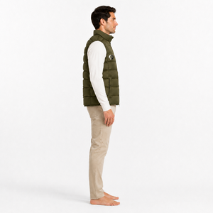 Chaleco acolchado para hombre que combina relleno ligero, aislamiento térmico y tela resistente para un uso cómodo en climas fríos. - Product Image 2