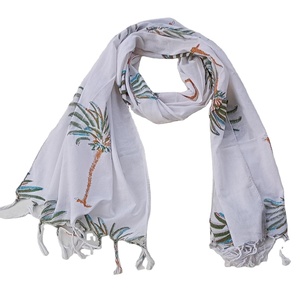 100% coton arbre imprime concepteur femmes écharpes innovantes à la mode de haute qualité en gros exclusivement Texture douce en gros - Product Image 1