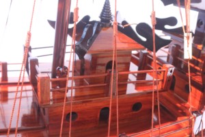 ARTISANAT DE LUXE - BATEAU DU DRAGON DE HA LONG Bateau traditionnel vietnamien fait main en bois naturel pour collection et décoration intérieure - Product Image 5