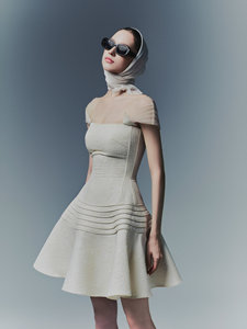 ชุดเดรส UNBOUND Ivory _ ชุดเดรสหรูหราสไตล์กูตูร์จากแบรนด์ท้องถิ่นเวียดนาม - Product Image 5