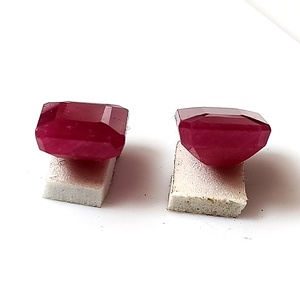 Ensemble de 2 pierres précieuses en rubis corindon naturel d'Afrique de 9,05 carats, taille émeraude, facettées - Product Image 5