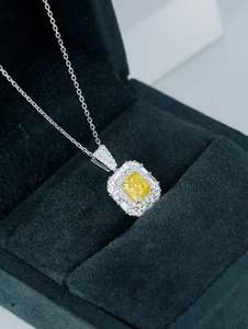 Colgante de Diamante Cultivado en Laboratorio con Certificación IGI, Corte Cojín y Redondo, en Oro, Oro Rosa, Oro Blanco o Plata, Color D-E-F, Claridad VVS-VS, con Cadena - Product Image 4