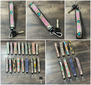 Porte-clés en cuir véritable fait main de haute qualité, gravé sur mesure, style vintage, porte-clés en cuir de vache fait main pour femmes - Product Image 3