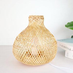 Abat-jour décoratif pour lampe de table à prix avantageux, en vente, lampes de table vintage, lampe en bambou naturel. - Product Image 6