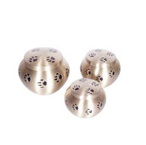 AB COLLECTIONS ODC โกศสัตว์เลี้ยงสำหรับสุนัข ลายรอยเท้า สลักชื่อ  ทำจากทองเหลืองและสแตนเลส  เป็นมิตรกับสิ่งแวดล้อม ราคาดีที่สุด - Product Image 1