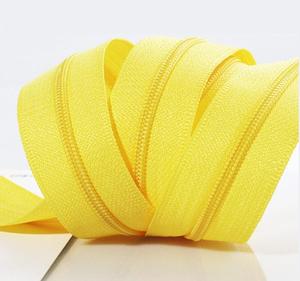 Fermeture éclair en nylon colorée n°3, extrémité fermée, 20 cm, 50 cm, pour vêtements, vente en gros, couleur stock - Product Image 1