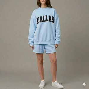 Elegante Conjunto de Invierno con Cuello Alto y Pantalones Cortos para Mujer, Atuendo Combinado Cálido, Suave y Cómodo, Colección Refinada para Uso Diario - Product Image 1