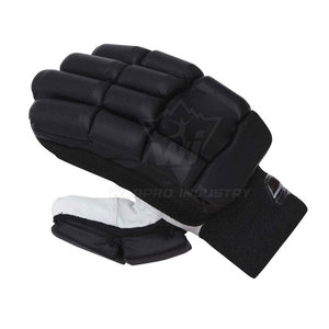 Guantes de Bateo de Cricket Profesionales WARPRO INDUSTRY - Tamaño y Grosor Personalizables, Cuero Cosido a Mano, Ecológicos y Ligeros - Product Image 3