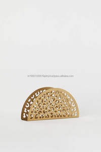 Très Personnalisé En Gros À La Main Plat Design Élégant Porte-Serviettes Aluminium Coulée Table Top Décoratif Porte-Serviettes - Product Image 4