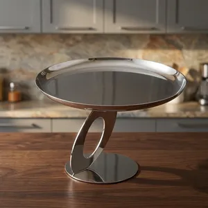 Base para Pastel con Acabado Cromado Metálico y Pedestal Escultural Único, un Centro de Mesa Ultramoderno para una Mesa Elegante - Product Image 4