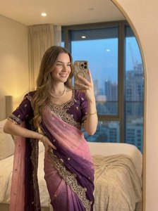 ผ้าส่าหรีปักลายมอสสุดหรู ผ้าส่าหรีเฮอริเทจโกลว์ ผ้าส่าหรีลายบุตติสุดสง่างาม ผ้าส่าหรีงานปักดิ้นรอยัล - Product Image 1