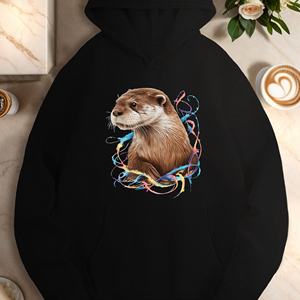 Un portrait réaliste de loutre avec des sweats à capuche décontractés pour femmes en couleurs - Product Image 3