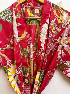 Al por mayor: Bata Kimono de Algodón Floral Rojo para Mujer, Transpirable, Cuello en V, Cierre con Cordón, Largo hasta el Tobillo, Ligera, Hecha a Mano, OEM - Product Image 3