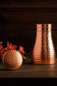 Bouteille de chambre à coucher en cuivre martelé artisanal avec verre 950ml - Product Image 1