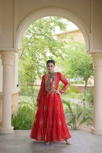 Robe orange tendance pour Navratri, magnifique robe à motifs, vêtements indiens et pakistanais - Product Image 4