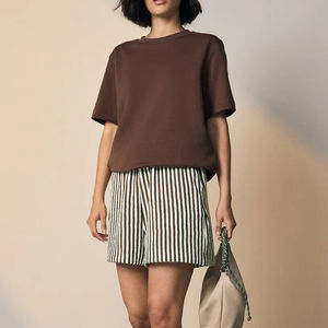 Ensemble de sport deux pièces pour femme : T-shirt et short de fitness pour femme, tenue décontractée pour l'entraînement - Product Image 1