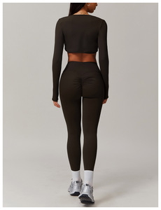 Ensemble de yoga rose uni pour femme, 2 pièces, sans couture, short taille haute, crop top à manches longues, froncé, pour l'entraînement - Product Image 4