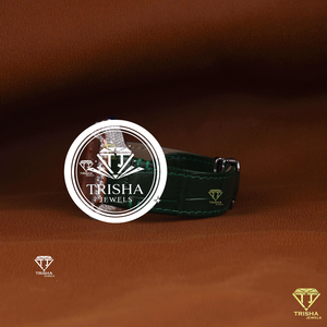 Reloj de Lujo Exclusivo con Diamantes Moissanite, Correa Verde Premium y Bisel con Incrustaciones de Piedras - Product Image 1