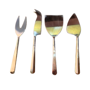 Ensemble d'outils contemporains en or poli 4 pièces comprenant une fourchette à fromage, un couteau à pointes, une pelle à fromage dur et un épandeur à fromage mou. - Product Image 1