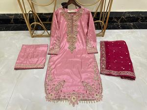Colección Ssumaira: Nueva y hermosa camisa de seda lista para usar con elegante trabajo artesanal y pantalón bordado. - Product Image 4