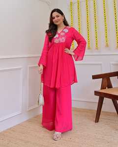 ชุดเซ็ตสองชิ้นสำหรับผู้หญิง ผ้าจอร์เจตต์แท้ ทรงขากว้าง ดีไซน์ปักลายอย่างประณีต เพื่อความสบายและสง่างาม ผลิตจากโพลีเอสเตอร์ - Product Image 3