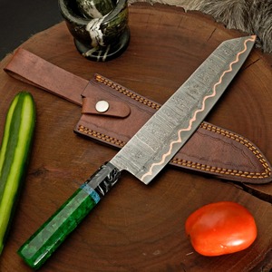 Couteau de chef en acier damas forgé à la main avec manche en résine, style japonais, étui en cuir, pour droitier, usage en cuisine - Product Image 1