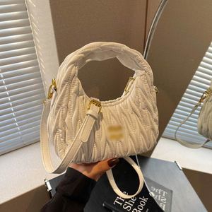 Sac bandoulière plissé avec fermeture éclair, doublure en polyester, sac à main pour femme à porter sur l'épaule - Product Image 3
