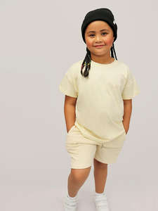 ชุดเสื้อผ้าฤดูร้อนแบบ 2 ชิ้น OEM 2026 รุ่นสั่งทำพิเศษสำหรับทุกเพศ เสื้อยืดแขนสั้นสำหรับผู้หญิงและกางเกงขาสั้นสำหรับฤดูร้อน - Product Image 3