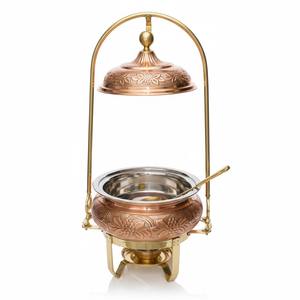 Plat à chafing en cuivre martelé à la main avec support en laiton et gravures florales – Ensemble de service de luxe pour buffets, idéal pour hôtels et événements - Product Image 1