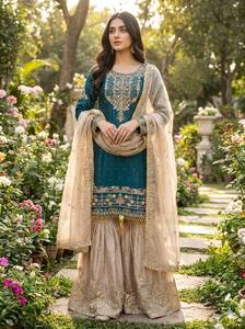 Ensemble Kurti et Palazzo en soie de créateur pour mariage, avec dupatta brodée - Product Image 2