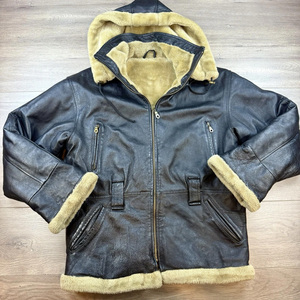Veste en cuir pour homme de style aviateur en cuir de vachette de haute qualité, avec capuche, moderne, coupe ajustée, veste en cuir personnalisée - Product Image 2