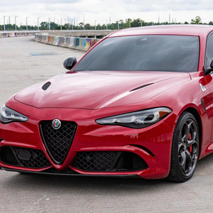 Alfa Romeo Giulia Quadrifoglio Sedán 2024 Especial Inteligente, Listo para Envío a Todo el Mundo - Product Image 1