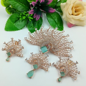 Collar con Colgante de Perlas de Cuarzo Rosa Esmeralda RAY FINE ORNATES, Joyería de Estilo Victoriano, Chapado en Oro, para Novias - Product Image 3
