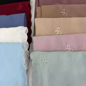 Tudung Musulmán de Alta Calidad, Chifón Sólido con Perlas y Diamantes Cuadrados, Pañuelo Largo Bordado y Transpirable para Mujer, Ideal para Verano - Product Image 4