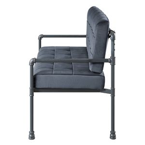 Grey sabbiosa con mobili da giardino sul retro in materiale resistente - Product Image 5