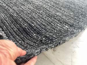 Alfombra de textura gruesa a rayas, tejida a mano, hecha de poliéster, precio de fábrica, ideal para interiores de lujo y exteriores. - Product Image 2