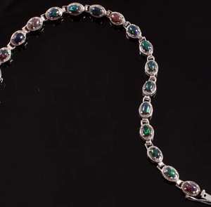 Pulsera con Dije de Ópalo Negro en Plata de Ley con Baño de Oro Blanco, Joyería de Lujo para Mujer - Regalo de Aniversario y Boda - Product Image 2