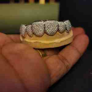 Juego de Grillz de Dientes Personalizados con Diamantes Engastados, Superior e Inferior, de Plata de Ley 925, Joyería Hip Hop para Raperos - Product Image 5